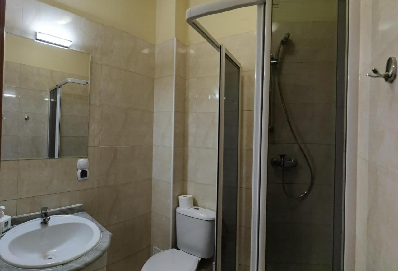 Hotelik Dworek Legnickie Pole 4Km Od Legnicy Exterior foto